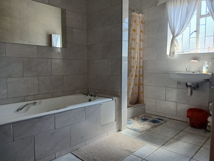 3 Bedroom Property for Sale in Albertinia Western Cape